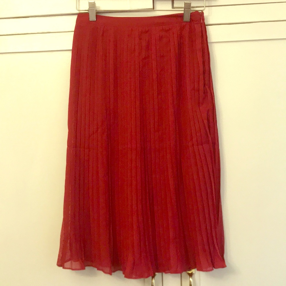 Midi pleated red skirt